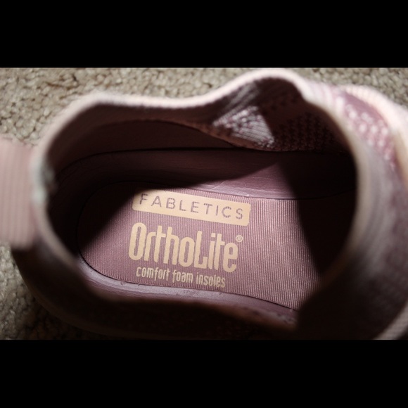 Pink comfy tennis shoes. Great for walking or gym workouts. Fabletics. - Picture 2 of 3